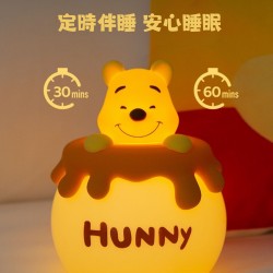 Disney Winnie The Pooh  LED 拍拍燈 Disney Winnie The Pooh  LED 拍拍燈